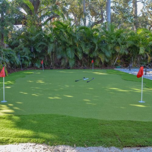 You're own personal poolside  4 hole putting green!