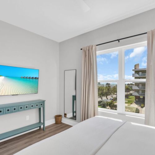 Reef Room - Wake up to Ocean Views.