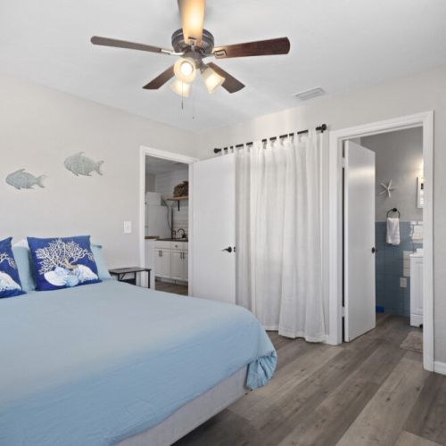 Queen bedroom, ensuite bathroom, Flat screen smart TV.