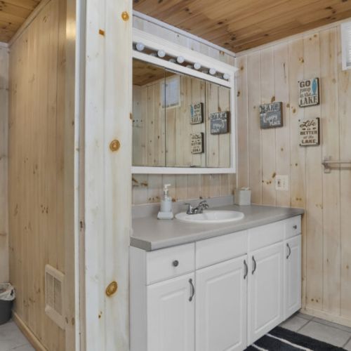 Modern design and spotless finishes so you can freshen up and recharge in total comfort.