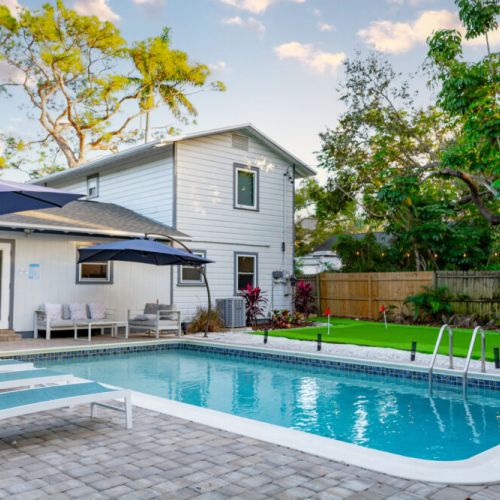 Lounge poolside or in the sectional enjoying the beautiful Florida weather!