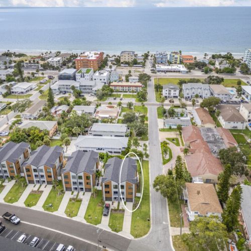Just 3 blocks from the beach!