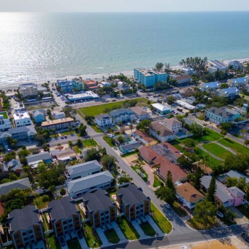 Sunsets on the Gulf and from the backyard. 1000 steps to the beach. 3 blocks.