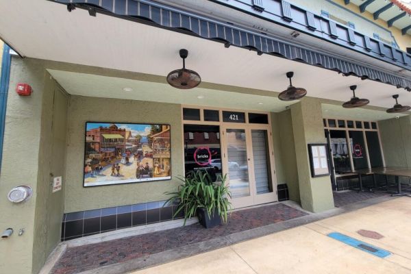 O’bricks Irish Pub & Martini Bar