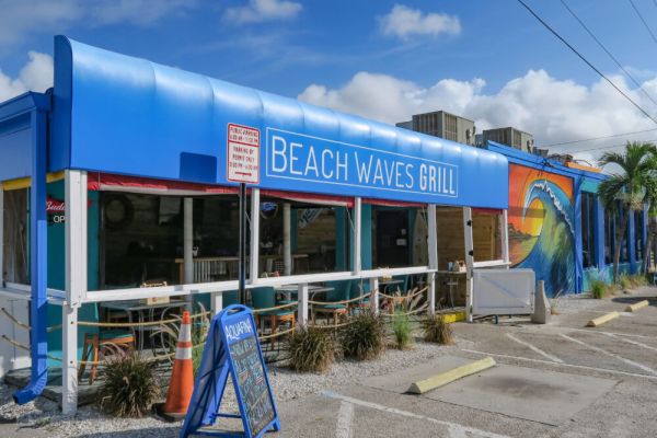 Beach Waves Grill
