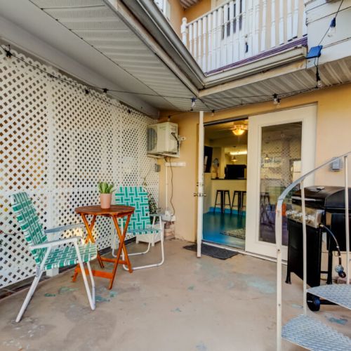 Outdoor patio to enjoy that fresh Florida air.