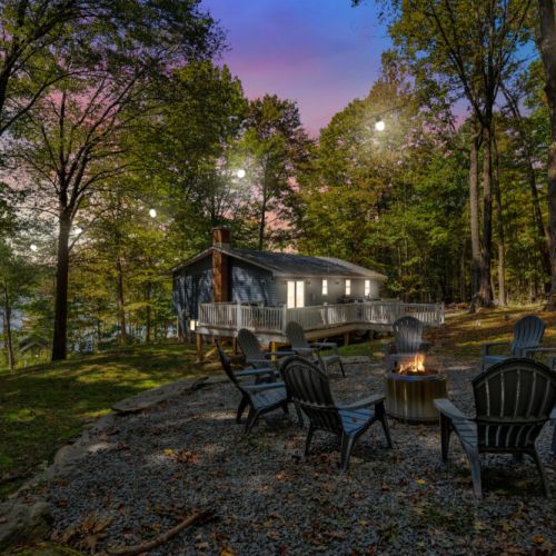 Fire pit, lake views.