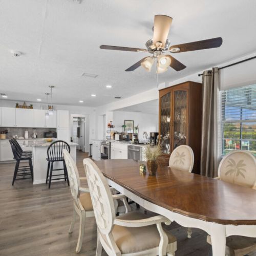 Large kitchen and dining! Room for everyone to enjoy.