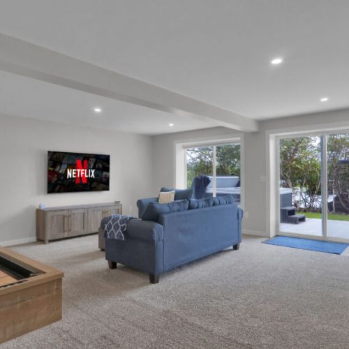 Create unforgettable vacation memories in this family-friendly game room.