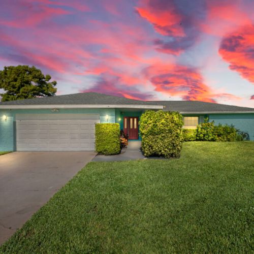 Tropical retreat in Bradenton, FL