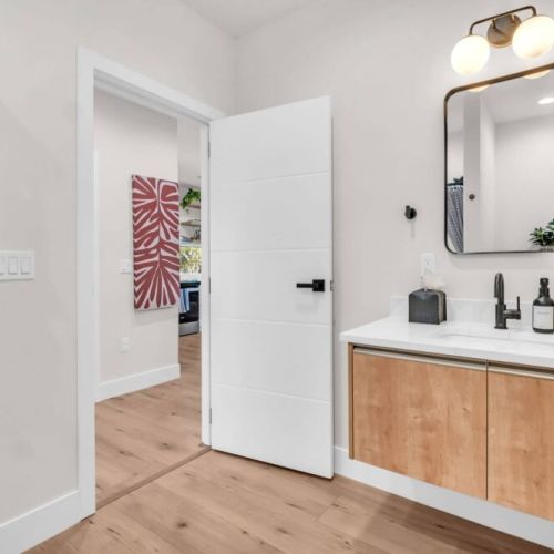 Main level bathroom. Full bathroom - stocked with everything you need.