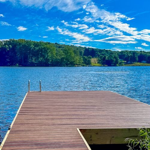 Beautiful dock to enjoy the beautiful lakefront views!