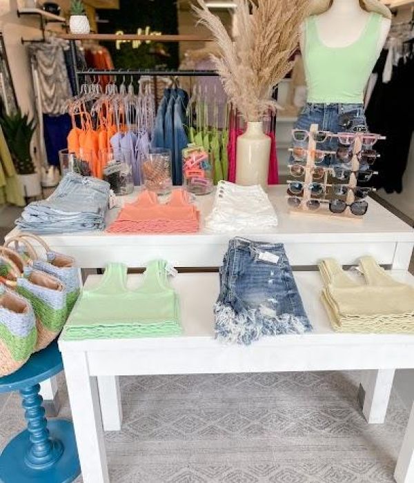 Pineapple Lain Boutique Image