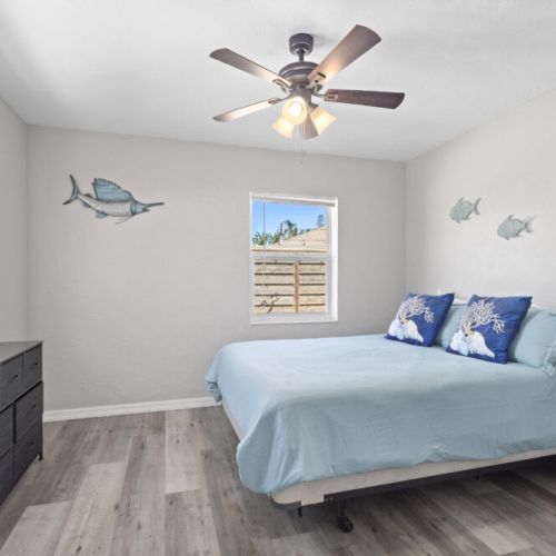 Queen bedroom