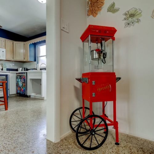 Vintage popcorn machine