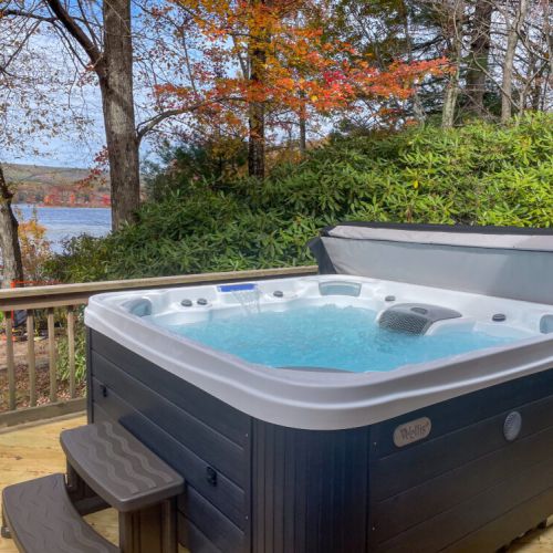 New Hot Tub! Perfect timing for fall and winter bookings. What a wonderful addition and highly requested amenity to the Secluded Lakefront Escape.