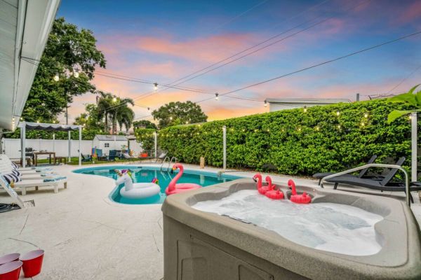 Heated Salt Pool – Hot Tub – 3 Kings – IMG & AMI