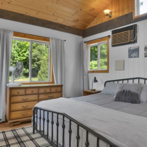 Wake up to the peaceful sounds of the forest. A serene and cozy retreat designed for your ultimate relaxation.
