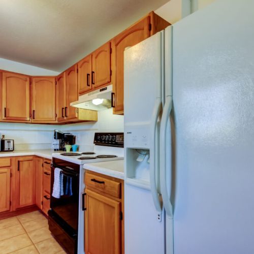 Spacious kitchen with lots of storage4.