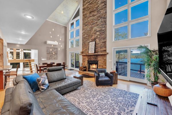 Lakefront Sunsets, Hot Tub, Pool Table, Kayaks