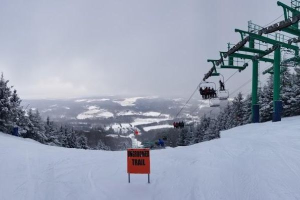 Elk mountain is one of the best places to ski or snowboard in Pennsylvania. They have great slopes, easy parking, friendly staff, ski/snowboard school, rentals, and good food and drinks. This place is much less crowded than other ski resorts.