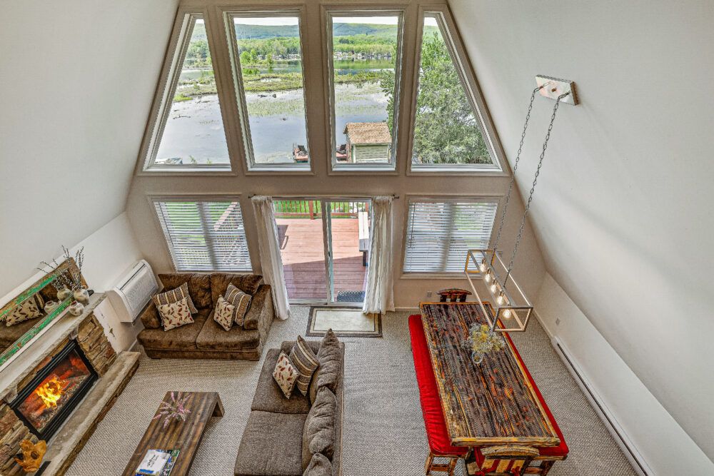 Main Living Room, vaulted ceilings, Lake Views, Fireplace
