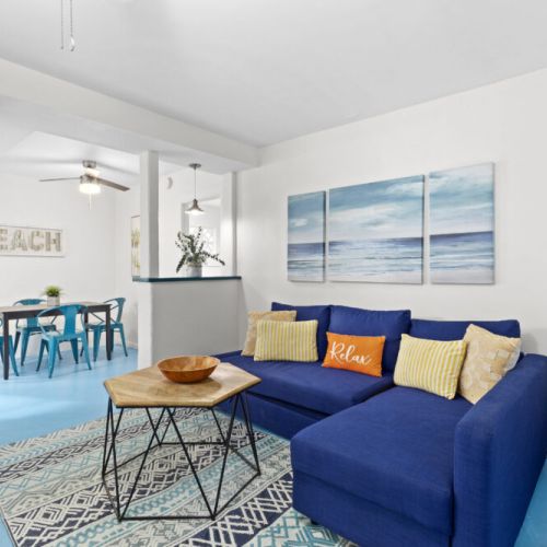 Cozy living room. Spacious area to relax.