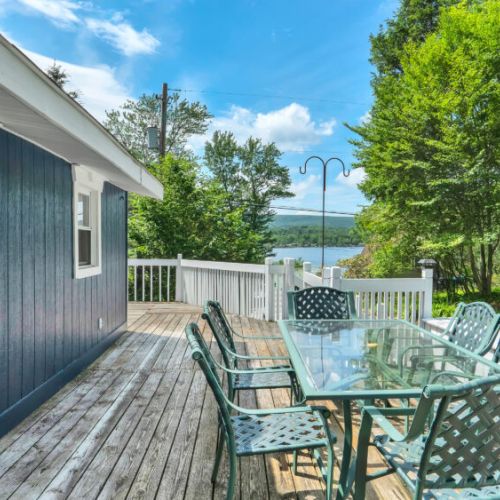 Enjoy your meals outside with the sounds of nature.