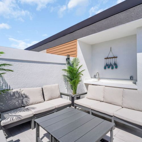 The tropical rooftop is spacious and relaxing.