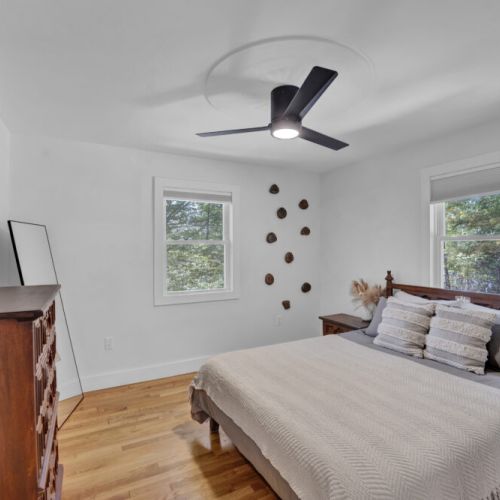 Upstairs queen bedroom, 50" 4K tv, dimmable lights, black out shades.