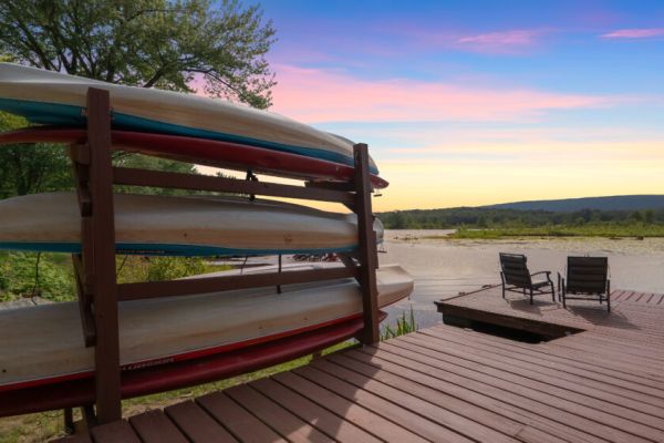 Waterfront, Hot Tub, Dock Kayaks, Movie/ Game Room